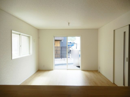 ���r���O ���r���O