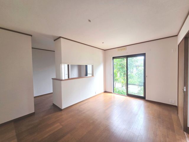 ���r���O ���r���O